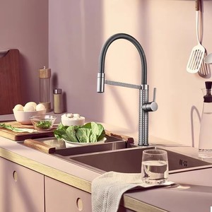 Nouveau style de luxe robinet d'évier de cuisine flexible mitigeur d'eau monté sur le pont robinet de cuisine chaud et froid - Product Image 4