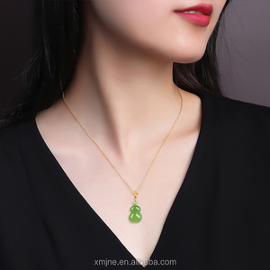 Colgante de Jade Natural Verde Espinaca de Grado A Certificado, Jade Verde Hotan, Calabaza 3D, Hebilla de Oro de 18K con Incrustaciones de Rubí - Product Image 5