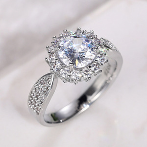 Anello nuziale scintillante stellato per donna, elegante gioiello da dito alla moda - Product Image 1