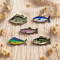 En gros, badges de revers en métal sur le thème de la pêche, avec motifs de poissons d'eau douce et de mer, impression UV de dessins animés, pour les amateurs de pêche