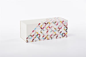 Fabricant de gros de luxe personnalisé imprimé 2mm gris mat PP stratification boîtes cadeaux portables avec fonction UV Spot boîtes de papier - Product Image 3