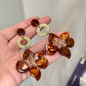 Boucles d'oreilles fleur en résine multi-éléments rétro haut de gamme pour femmes Boucles d'oreilles créoles <span class=keywords><strong>Vogue</strong></span> personnalisées à la mode élégantes - Product Image 5