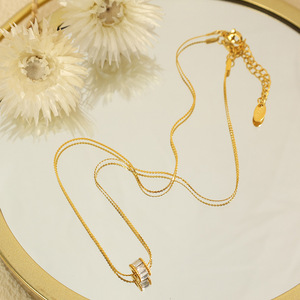 สร้อยคอจี้แฟชั่น ทองสแตนเลสประดับเพชรเม็ดเล็ก รูปทรงวงรีเรขาคณิต สร้อยคอคล้องไหปลาร้า เครื่องประดับสำหรับผู้หญิง ของขวัญ - Product Image 2