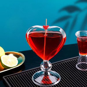 Nuovo stile di disegno bar a forma di <span class=keywords><strong>cuore</strong></span> creativo della tazza tazza di stile Giapponese tazza di vetro di vino calice di vetro tazza - Product Image 3