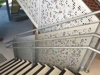 Tôle perforée en acier inoxydable de haute qualité - Métal expansé ASTM F1267 pour la décoration architecturale et la filtration