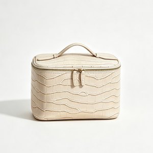 High Gloss Crocodile Pattern Beauty Storage <b>Case</b> Portable Hand Carry Cosmetic Bag Waterproof Travel <b>Makeup</b> Bag For Outdoor - Product Image 1