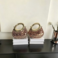 Sac de soirée en acrylique Aimiqi, nouveau, entièrement orné de diamants, sac à bandoulière pour femme, enveloppe rouge, chaîne, fermoir magnétique, petit format