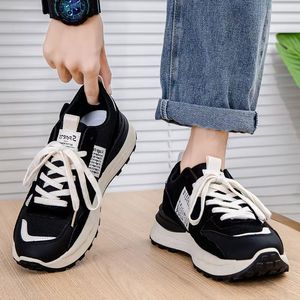 Nouvelles chaussures de sport pour hommes, respirantes, à lacets, légères, tendance, en maille, avec semelle épaisse - Product Image 1
