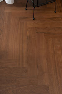 Plancher en bois d'ingénierie en noyer naturel à chevrons, bord micro-biseauté, luxe, villa <span class=keywords><strong>de</strong></span> villégiature, plancher <span class=keywords><strong>de</strong></span> 15 mm - Product Image 6