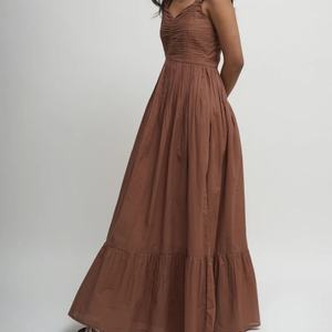 Robe d'été décontractée OEM en lin et coton pour femme, nouvelle collection, longueur maxi, motif floral, sans manches, col halter, style smoking - Product Image 4