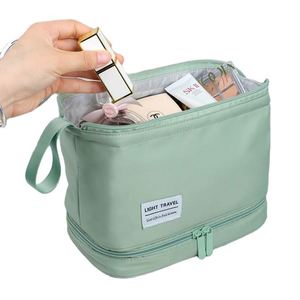 Sac de rangement cosmétique double couche grande capacité avec logo personnalisé, étui de voyage portable élégant pour séparation sec/humide, idéal pour la natation - Product Image 1