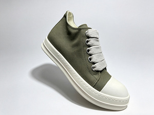 Zapatillas clásicas de lona con cordones, cómodas y planas, estilo casual. - Product Image 5