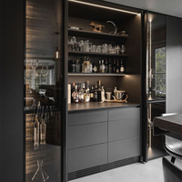 Maßgefertigter Holz-Weinschrank für Esszimmer, Wohnzimmer, Schlafzimmer und Apartment-Bar