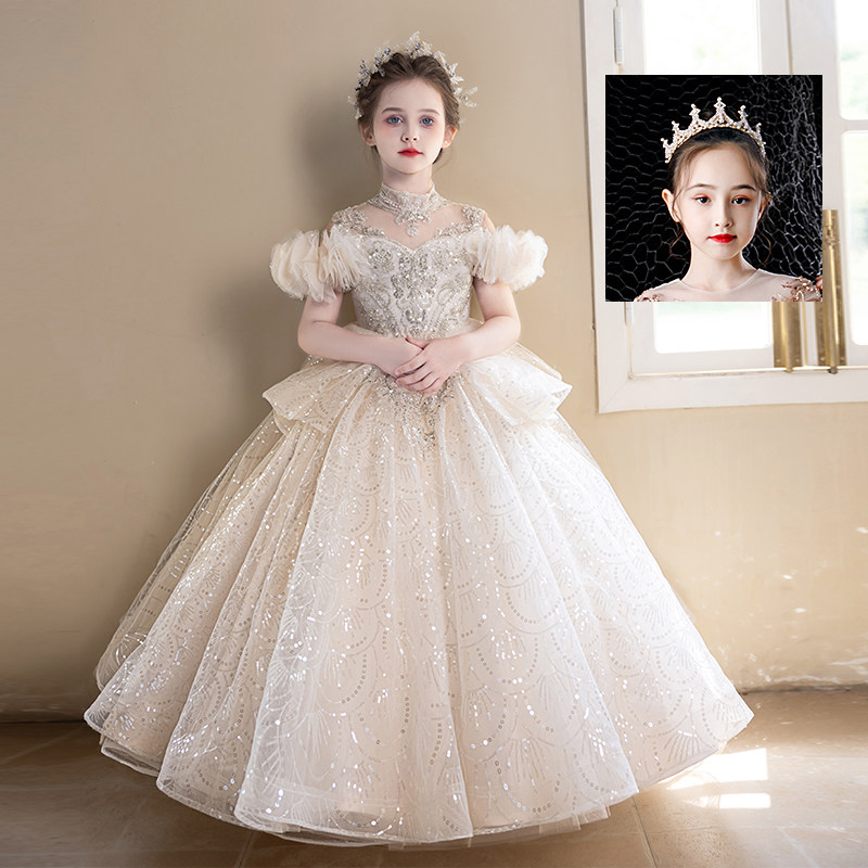 Abito da champagne con sottogonna a corona