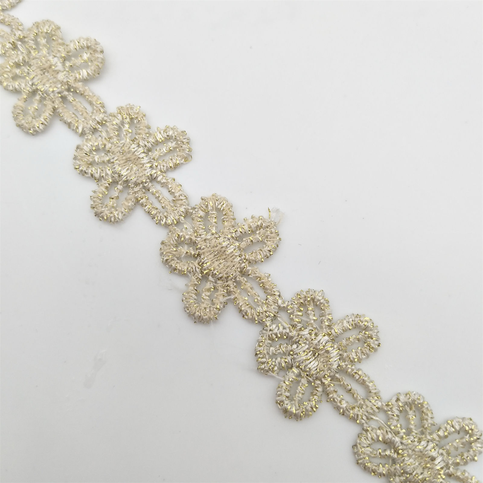 โกลเด้นไวท์