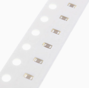 Condensateur MLCC IC Chip 1812 103J 10NF 100V (X7R X5R NPO/COG Y5V) en film de polypropylène métallisé SMD RJX sur bobine, plateau, tube ou boîte - Product Image 3