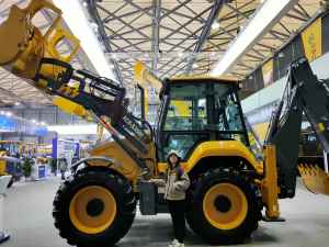 מחפרון כבד XC8-S3580 4X4 בעל כושר נשיאה של 9.75 טון, כף של 1.3 מטר מעוקב, לעבודות תיקון כבישים ויישור שטחים. - Product Image 4