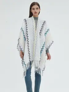 2023 nuevo estilo turismo chal étnico alta moda mujer capa de punto con borlas acrílico tejido Split Poncho