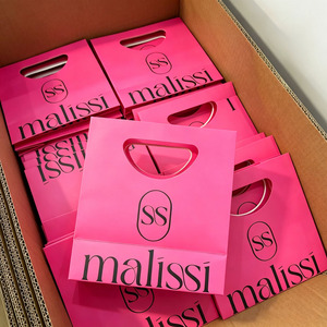 Customized Luxury Hot Pink Boutique Paper Merchandise Gift <b>Bag</b> With Die-cut Handle for Beauty Hair Salon Packaging - Product Image 6