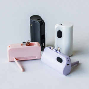 Sạc dự phòng mini 4000/5000mAh tích hợp giá đỡ điện thoại, màn hình hiển thị kỹ thuật số, 3 trong 1, cáp kép, dạng viên nang - Product Image 1