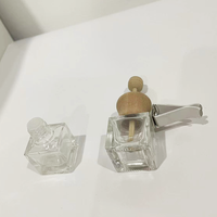 Vente en gros 8ml sortie d'air automatique pince givrée parfum vide voiture désodorisant conteneur bouteille voiture évent diffuseur d'huile bouteille