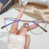 Nouvelles montures de lunettes œil-de-chat punk tendance, personnalisables avec verres correcteurs, anti-lumière bleue, style uni
