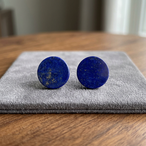 Ensemble de boucles d'oreilles pendantes et bague en lapis-lazuli bleu de 12 mm, faites à la main, en forme de pièce plate, pierre précieuse naturelle percée, polissage brillant, certifiées par un tiers - Product Image 2