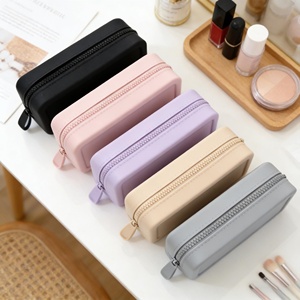 New Arrival Custom Fashion Cosmetic Bag Large Capacity Portable Water Resistant Silicone Zipper Handled for Women <b>Travel</b> <b>Handbag</b> - Product Image 4
