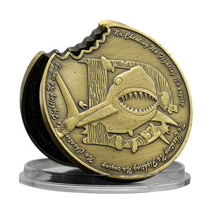 Shark Challenge Coin Ocean King Badge Gravé En Métal Plaqué Or TV Film <span class=keywords><strong>Personnage</strong></span> Médaille Commémorative Art Abstrait Décoration - Product Image 1