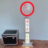Cabina de Fotos con Pantalla Táctil Vertical e Impresión Instantánea, Luces Circulares, Capacidad para 15 Personas, Compatible con SLR y iPad, Envío Rápido