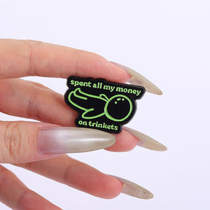 Gasto todo mi dinero en baratijas esmalte Pin cita divertida broche joyería regalo para amigos Fans a granel al por mayor - Product Image 4