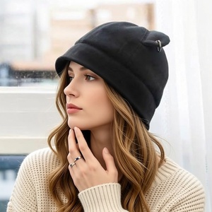 Gorros de Invierno Personalizados para Mujer y Hombre, Gorro con Orejas de Oso, Gorro sin Visera, Gorro Ajustable Tipo Docker - Product Image 4