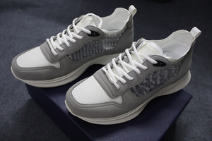 Zapatillas deportivas de malla transpirable con suela gruesa para hombre y mujer, versión alta, para aumentar la altura, informales, para exteriores, envío directo. - Product Image 1