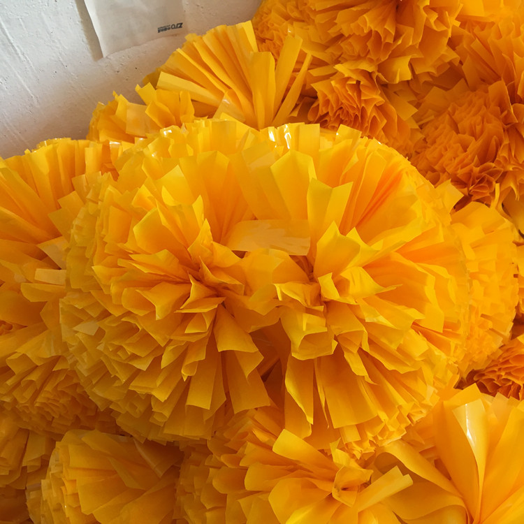 สีเหลือง
