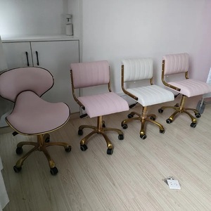 Chaise de pédicure rotative rose et or pour technicien(ne) – Équipement de salon de manucure en promotion - Product Image 1