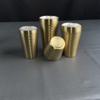 Fabricant vente en gros tasse isotherme à double paroi à motif diamant verres à bière en acier inoxydable de style classique pour boissons chaudes et froides