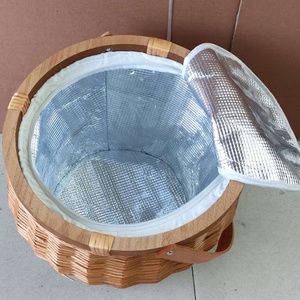 <span class=keywords><strong>Panier</strong></span> de <span class=keywords><strong>pique</strong></span>-<span class=keywords><strong>nique</strong></span> rond en osier fait à la main, nature, plage, avec couvercle en bois, isolé - Product Image 4
