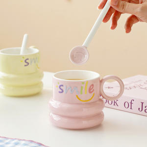 Taza con diseño de cara sonriente y cuchara, de cerámica, de alta calidad, para niñas, para agua, leche, <span class=keywords><strong>desayuno</strong></span>, café, para estudiantes. - Product Image 1
