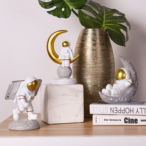 Figurine de croissant d'astronaute en résine fabriquée à la main <span class=keywords><strong>petit</strong></span> décor de chambre à coucher pour enfant - Product Image 2