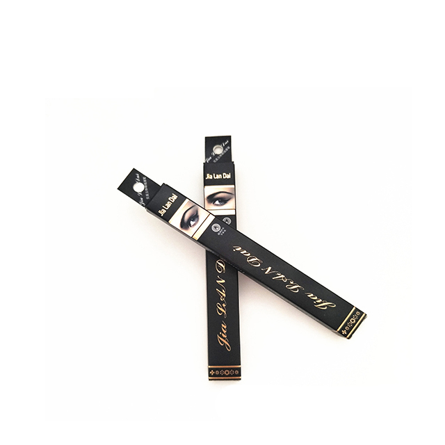 Mince adapté aux besoins du client imprimé noir eyeliner emballage avec trou suspendu feuille d'or estampage logo