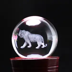 Nuevo 2023 artículo 3D grabado láser bola de cristal animal cristal regalo