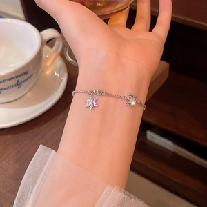 <span class=keywords><strong>Bracciale</strong></span> alla Moda con <span class=keywords><strong>Fiocco</strong></span> <span class=keywords><strong>di</strong></span> <span class=keywords><strong>Neve</strong></span> Incastonato <span class=keywords><strong>di</strong></span> Zirconi, Design Esclusivo, <span class=keywords><strong>Bracciale</strong></span> a Tirante Personalizzabile per Donna, Vendita all'Ingrosso - Product Image 2