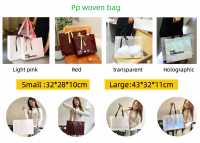 Sac en plastique tissé PP transparent réutilisable avec logo personnalisé, soufflet latéral, fond renforcé, design à bandoulière, grande capacité, imperméable, pour vêtements et cadeaux