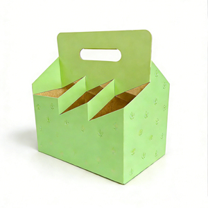 Confezione Regalo per Tifosi di Calcio 2026, Scatola Ecologica in Carta Kraft per <span class=keywords><strong>4</strong></span> Birre con Logo Personalizzato in Rilievo e Manico in Lamina Dorata - Product Image 1
