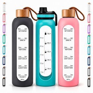 Bouteille d'eau en verre personnalisée de 32 oz avec marqueur de temps motivant, manchon en silicone, couvercle en bambou, sans BPA, anti-fuite, bouteille de sport - Product Image 1