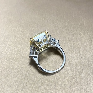 แหวนเพชร CZ ทรงสี่เหลี่ยมสำหรับผู้หญิง<span class=keywords><strong>พลอย</strong></span>เพชรสีขาวตัดมรกตระดับไฮเอนด์สำหรับ2025 925งานแต่งงานแหวนเงินสเตอร์ลิง - Product Image 6