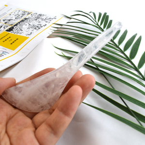 Pluma de reflexología Facial Gua Sha de cuarzo transparente cristal Natural Manual, herramienta de terapia china para el cuidado de la salud corporal, pluma de acupuntura - Product Image 5