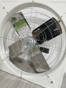 Ventilador de Techo de Alta Eficiencia con Aspas de Fibra de Vidrio para Establos, Naves Ganaderas y Granjas, IP55 - Product Image 3