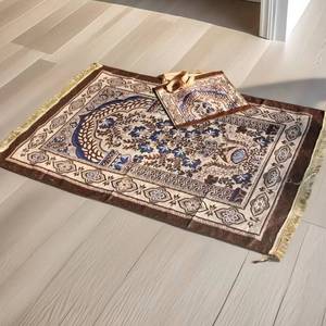 Alfombra de oración musulmana de felpa gruesa, diseño floral tejido, lavable y antideslizante, incluye una bolsa de transporte. - Product Image 1