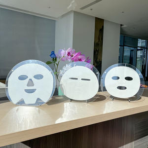 มาส์กหน้าบำรุงผิวหน้าสูตรธรรมชาติสตรอว์เบอร์รี่ ช่วยลดเลือนริ้วรอยลึก ยี่ห้อไบโออควา ผลิตโดยโรงงานไบโออควา รับผลิตแบรนด์ส่วนตัว - Product Image 1